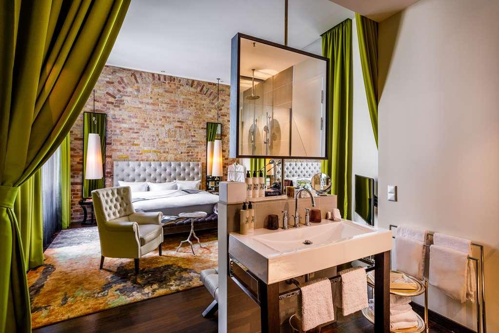 Zoo Hotel 5*