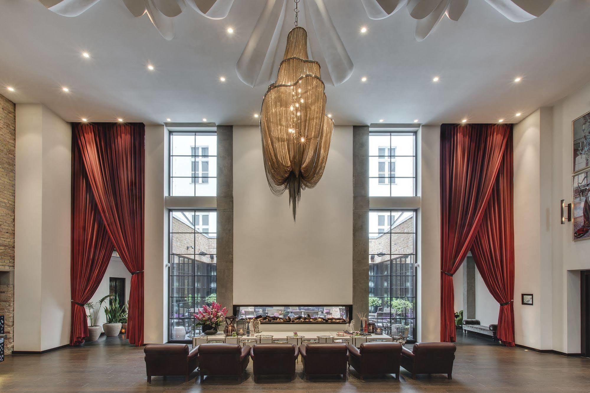 Hotel Zoo